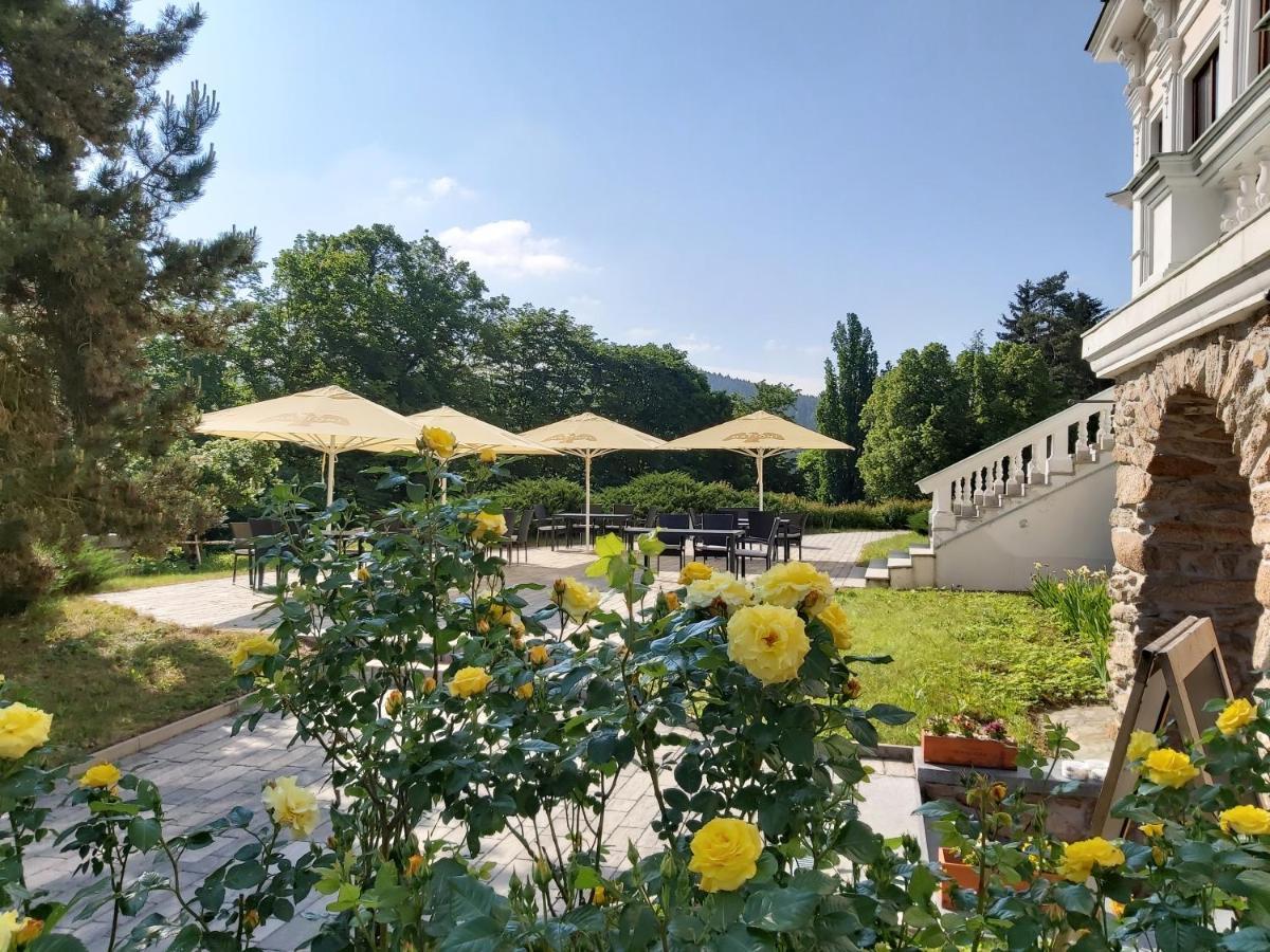 Penzion U Golfu Karlovy Vary Exteriér fotografie