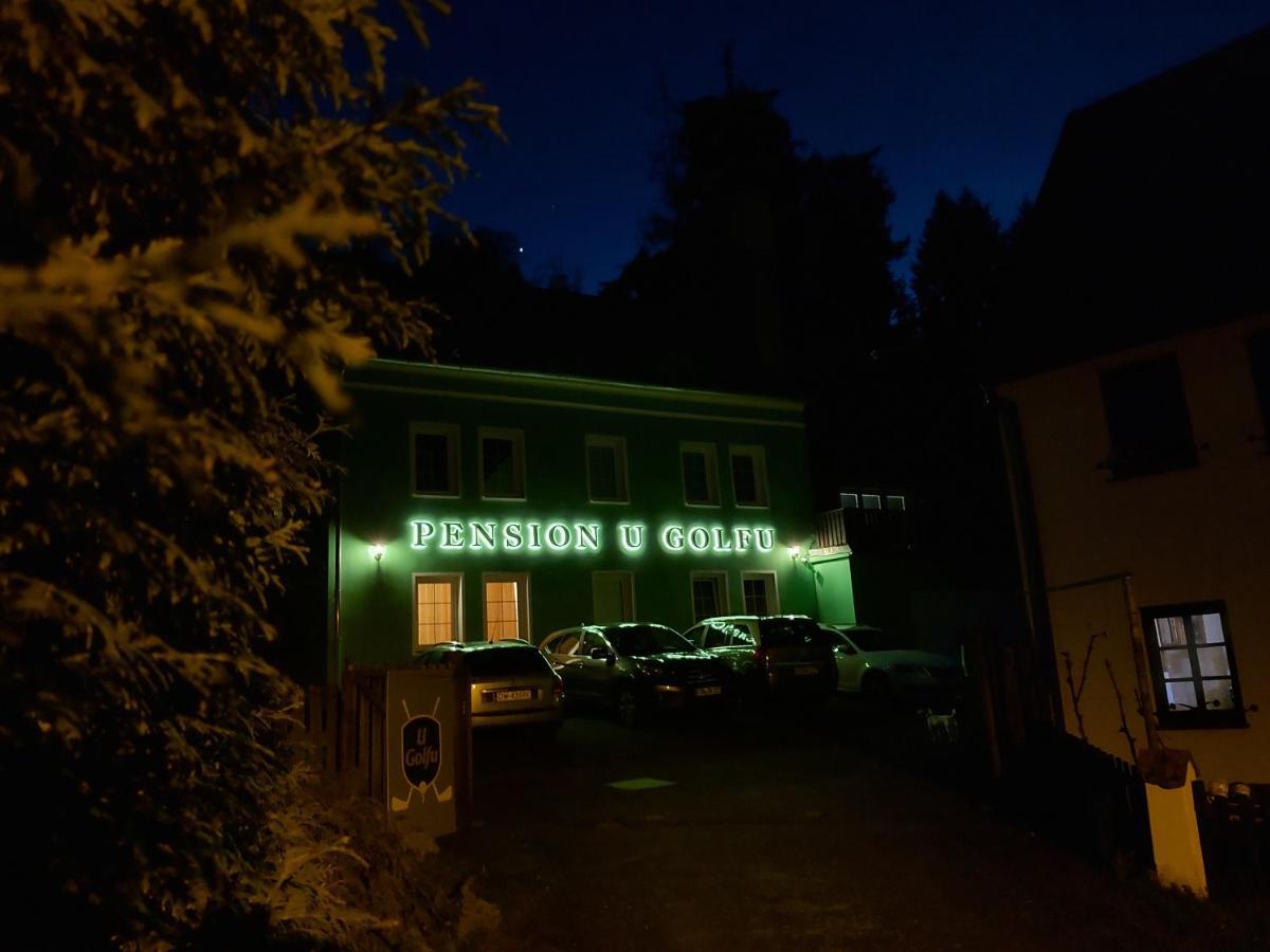 Penzion U Golfu Karlovy Vary Exteriér fotografie